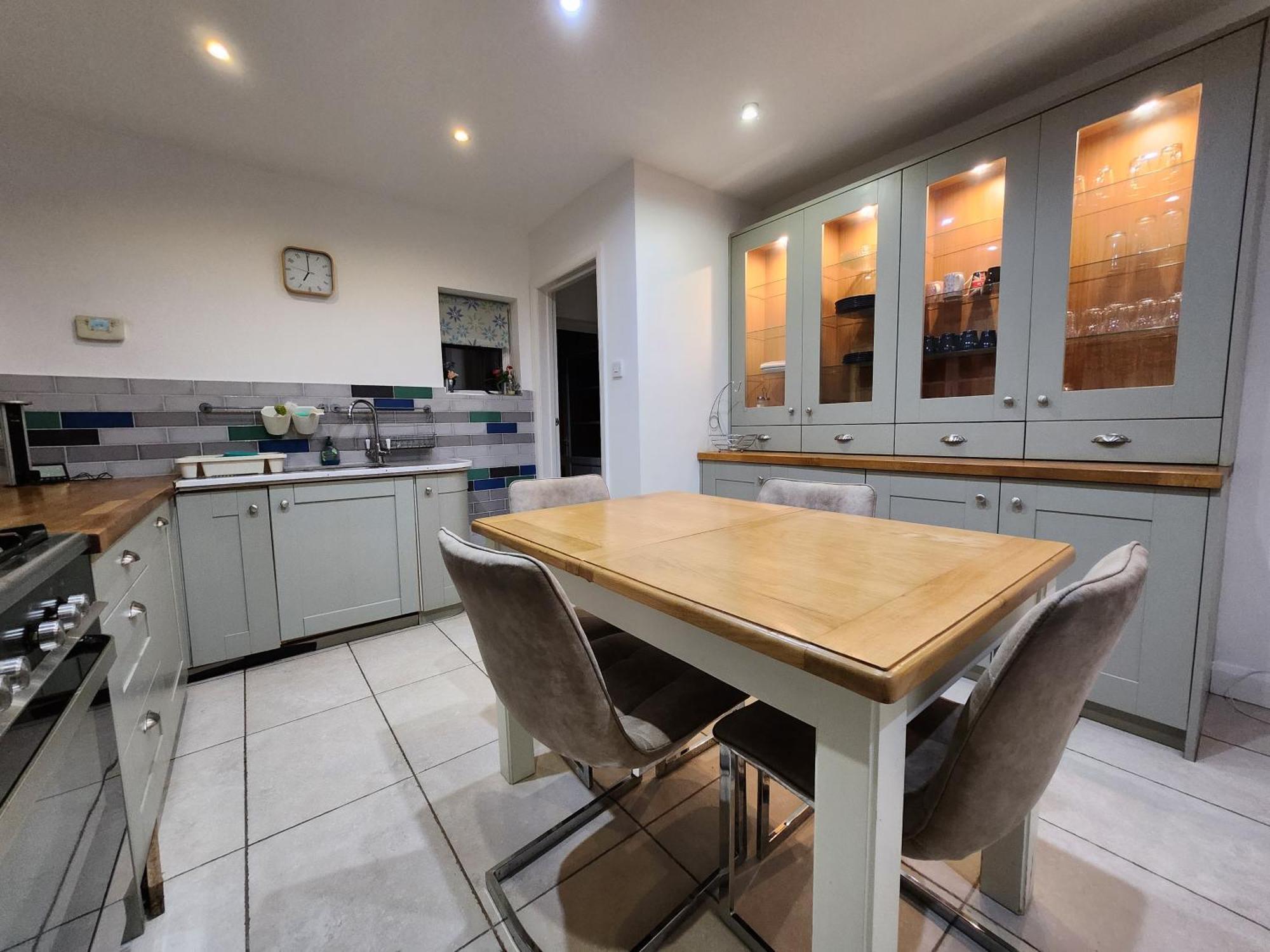 Elmdon House With 4 Spacious Bedrooms To Choose Birmingham Exterior photo