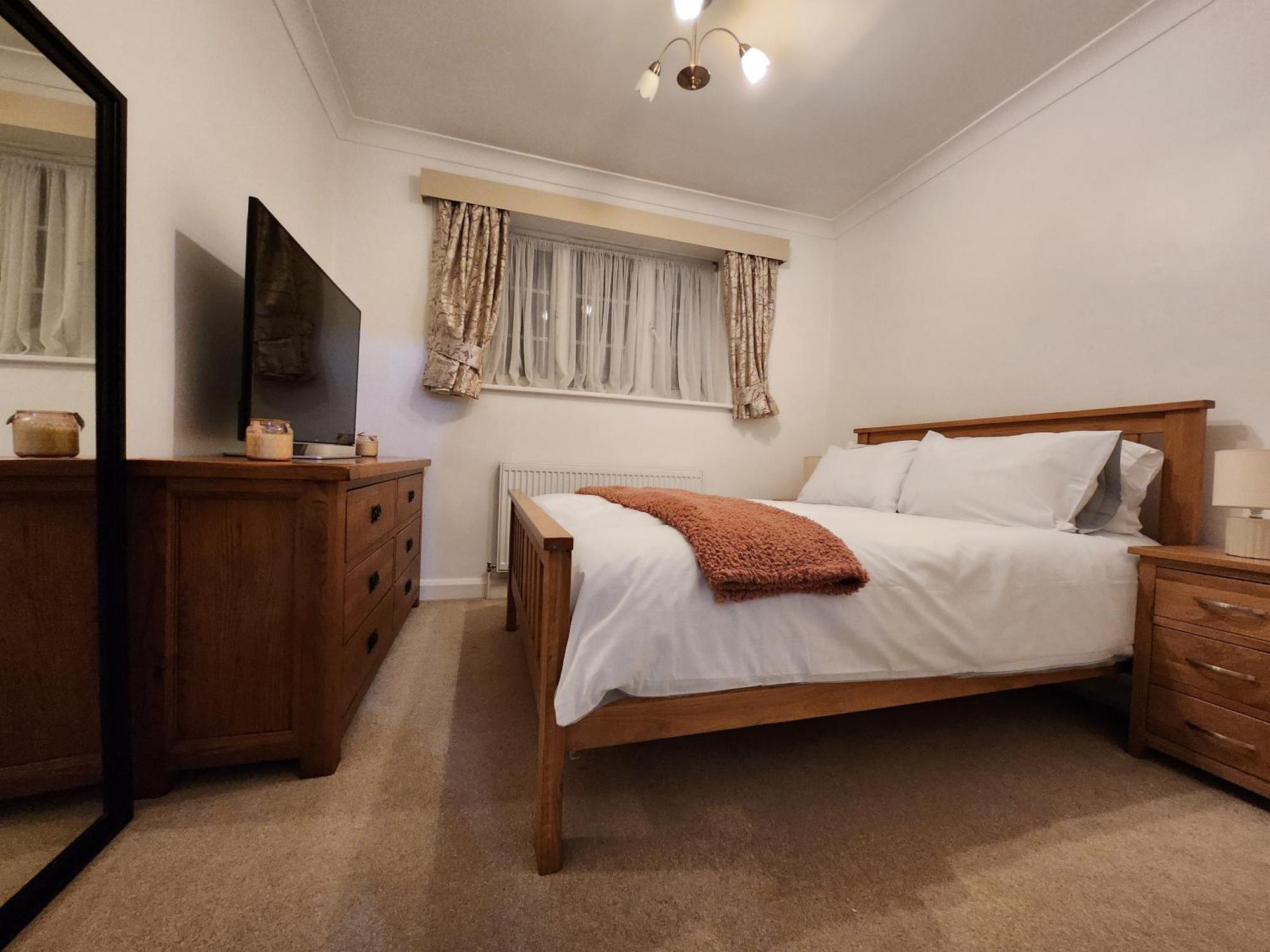 Elmdon House With 4 Spacious Bedrooms To Choose Birmingham Exterior photo